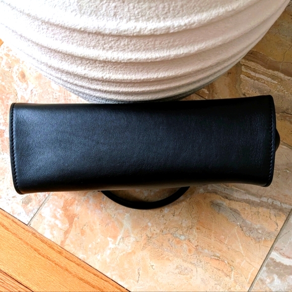 D&G RARE Leather Tote/Bag. Chain for Waist, Hand, or Shoulder Carry - Picture 6 of 16